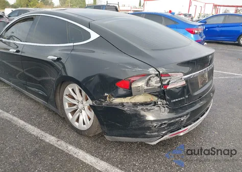 2013 Tesla Model S из США, поврежденный, VIN 5YJSA1DN7DFP05788
